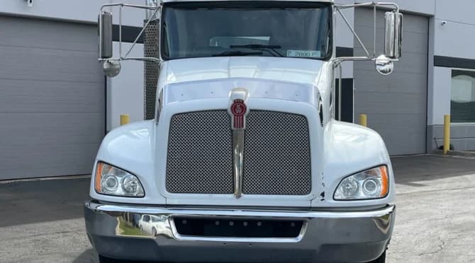 2015 Kenworth T27