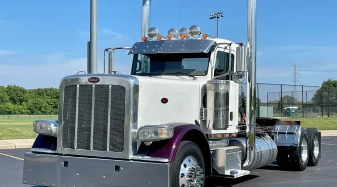 2007 Peterbilt 389 Day Cab